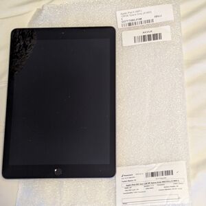 Apple iPad 6 (WiFi) in Space Gray